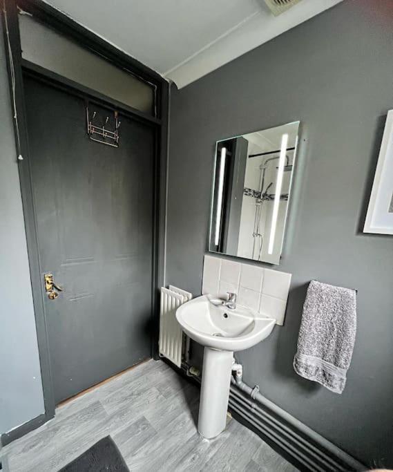 Lovely, Two Bedroom Apartment Central Location Лондон Екстериор снимка