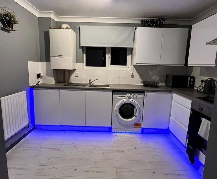 Lovely, Two Bedroom Apartment Central Location Лондон Екстериор снимка