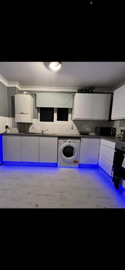 Lovely, Two Bedroom Apartment Central Location Лондон Екстериор снимка