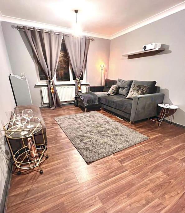 Lovely, Two Bedroom Apartment Central Location Лондон Екстериор снимка